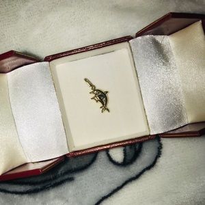14k gold dolphin pendant